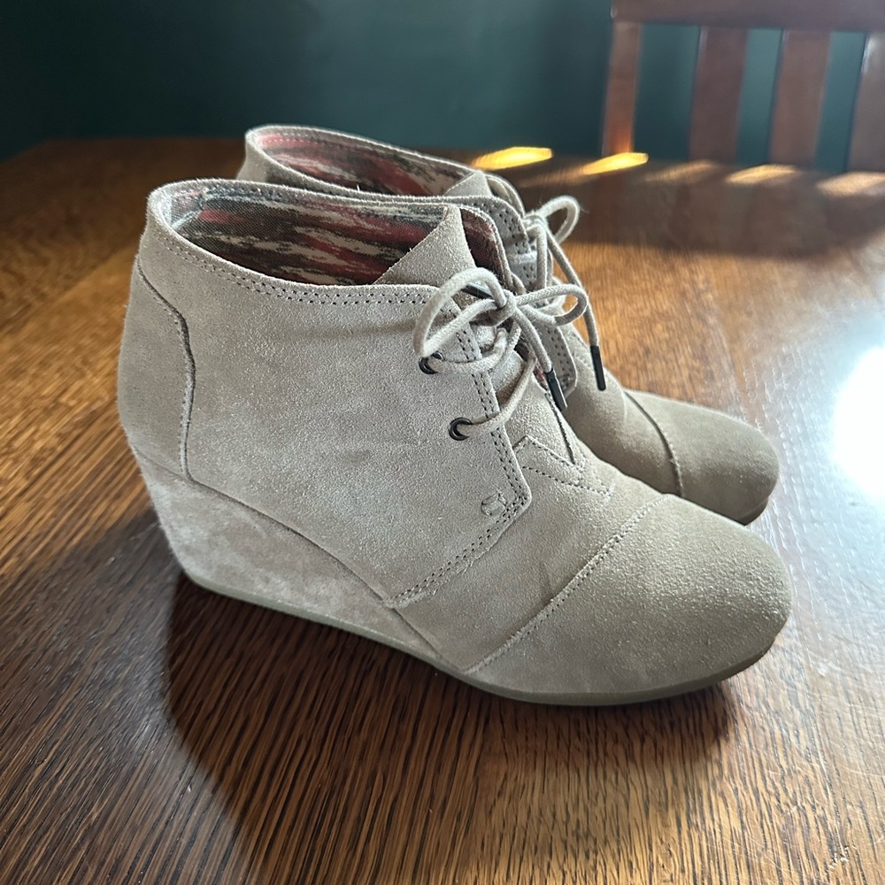 Women's TOMS Suede Wedge Ankle Boots -Beige - Picture 2 of 7